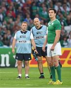 4 October 2015; Ireland kicking coach Richie Murphy and Dr. Eanna Falvey, Ireland team doctor, right, watch on as Jonathan Sexton prepares to kick. 2015 Rugby World Cup, Pool D, Ireland v Italy. Olympic Stadium, Stratford, London, England. Picture credit: Stephen McCarthy / SPORTSFILE