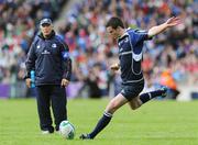 23 May 2009; Jonathan Sexton, Leinster, kicks a penalty. Heineken Cup Final, Leinster v Leicester Tigers, Murrayfield Stadium, Edinburgh, Scotland. Picture credit: Brendan Moran / SPORTSFILE