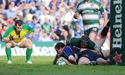 23 May 2009; Leinster's Jamie Heaslip, buried underneath team-mate Shane Jennings scores his side's first try watched by referee Nigel Owens. Heineken Cup Final, Leinster v Leicester Tigers, Murrayfield Stadium, Edinburgh, Scotland. Picture credit: Brendan Moran / SPORTSFILE