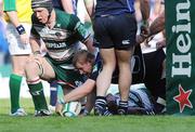 23 May 2009; Jamie Heaslip, Leinster, reaches over to score his side's first try. Heineken Cup Final, Leinster v Leicester Tigers, Murrayfield Stadium, Edinburgh, Scotland. Picture credit: Brendan Moran / SPORTSFILE