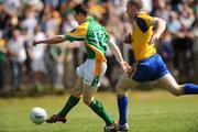 31 May 2009; Colm Clarke, Leitrim, shoots to score his side's first goal. Connacht GAA Football Senior Championship First Round, Leitrim v Roscommon, Pairc Sean Mac Diarmada, Carrick-On-Shannon, Co Leitrim. Picture credit: David Maher / SPORTSFILE