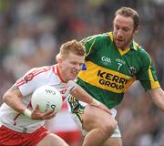 26 April 2009; Enda Lynn, Derry, in action against Tommy Griffin, Kerry. Allianz GAA National Football League, Division 1 Final, Kerry v Derry, Croke Park, Dublin. Picture credit: Ray McManus / SPORTSFILE
