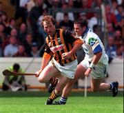 16 August 1998; Willie O'Connor of Kilkenny in action against Anthony Kirwan of Waterford during the GAA Hurling All-Ireland Senior Championship Semi-Final match between Kilkenny and Waterford at Croke Park in Dublin. Photo by Matt Browne/Sportsfile