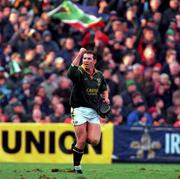 19 November 2000; Braam Van Straaten of South Africa during the International Rugby Friendly match between Ireland and South Africa at Lansdowne Road in Dublin. Photo by  Aoife Rice/Sportsfile