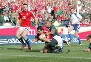 27 June 2009; Rob Kearney, British and Irish Lions, scores the Lions first try of the game. 2nd Test, South Africa v British and Irish Lions, Loftus Versfeld Stadium, Pretoria, South Africa. Picture credit: Andrew Fosker / SPORTSFILE
