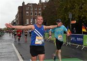 26 October 2015; Scott Lyden, Scotland, on his way to finishing the SSE Airtricity Dublin Marathon 2015, Merrion Square, Dublin. Picture credit: Ray McManus / SPORTSFILE