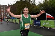 26 October 2015; Brian McGivern on his way to finishing the SSE Airtricity Dublin Marathon 2015, Merrion Square, Dublin. Picture credit: Ray McManus / SPORTSFILE