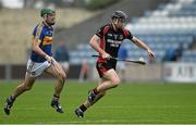 1 November 2015; Kevin Sheridan, Oulart the Ballagh, in action against Tom Delaney, Clough Ballacolla. AIB Leinster GAA Hurling Senior Club Championship, Quarter-Final, Clough Ballacolla v Oulart the Ballagh. O'Moore Park, Portlaoise, Co. Laois. Picture credit: David Maher / SPORTSFILE