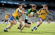 3 August 2009; Philip Galvin, Kerry, in action against Colin Compton, left, and Niall Kilroy, Roscommon. ESB GAA Football All-Ireland Minor Championship Quarter-Final, Kerry v Roscommon, Croke Park, Dublin. Picture credit: Stephen McCarthy / SPORTSFILE