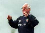 24 April 2000; Assistant coach Billy Young during a Republic of Ireland U21's training session at AUL Complex in Clonshaugh, Dublin. Photo by David Maher/Sportsfile