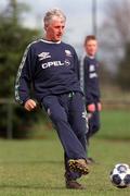 24 April 2000; Manager Don Givens during a Republic of Ireland U21's training session at AUL Complex in Clonshaugh, Dublin. Photo by David Maher/Sportsfile
