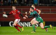 28 November 2015; Robbie Henshaw, Connacht, in action against Keith Earls, Munster. Guinness PRO12, Round 8, Munster v Connacht. Thomond Park, Limerick. Picture credit: Diarmuid Greene / SPORTSFILE
