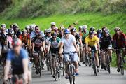 25 August 2009; Seven times winner of the Tour de France Lance Armstrong is joined by cycling fans for a ride in the Phoenix Park, Dublin. Picture credit: Brian Lawless  / SPORTSFILE