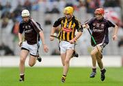 6 September 2009; Ollie Walsh, Kilkenny, in action against Donie Fox, left, and Richie Cummins, Galway. ESB GAA Hurling All-Ireland Minor Championship Final, Kilkenny v Galway, Croke Park, Dublin. Picture credit: Stephen McCarthy / SPORTSFILE