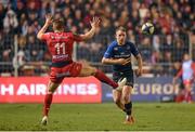 13 December 2015; Luke Fitzgerald, Leinster, kicks ahead of Drew Mitchell, Toulon. European Rugby Champions Cup,  Pool 5, Round 3, RC Toulon v Leinster. Stade Felix Mayol, Toulon, France. Picture credit: Stephen McCarthy / SPORTSFILE