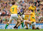 30 August 2009; Darran O'Sullivan, Kerry, in action against Caomhin King, left, and Eoghan Harrington, Meath. GAA All-Ireland Senior Football Championship Semi-Final, Kerry v Meath, Croke Park, Dublin. Picture credit: Ray McManus / SPORTSFILE