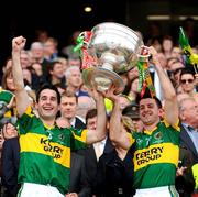 20 September 2009; Rathmore club-mate's Tom O'Sullivan, left, and Aidan O'Mahony, Kerry, lifts the Sam Maguire cup. GAA Football All-Ireland Senior Championship Final, Kerry v Cork, Croke Park, Dublin. Picture credit: Stephen McCarthy / SPORTSFILE