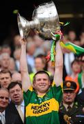 20 September 2009; Tomas O Se, Kerry, lifts the Sam Maguire cup. GAA Football All-Ireland Senior Championship Final, Kerry v Cork, Croke Park, Dublin. Picture credit: Stephen McCarthy / SPORTSFILE