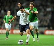 10 October 2009; Gianluca Zambrotta, Italy, in action against Kevin Kilbane, Republic of Ireland. 2010 FIFA World Cup Qualifier, Republic of Ireland v Italy, Croke Park, Dublin. Picture credit: David Maher / SPORTSFILE