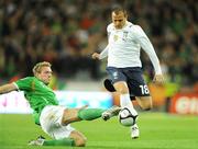 10 October 2009; Simone Pepe, Italy, is tackled by Liam Lawrence, Republic of Ireland. 2010 FIFA World Cup Qualifier, Republic of Ireland v Italy, Croke Park, Dublin. Picture credit: Brendan Moran / SPORTSFILE