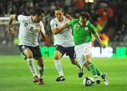 10 October 2009; Stephen Hunt, Republic of Ireland, in action against Gianluca Zambrotta, left, and Mauro Camoranesi, Italy. 2010 FIFA World Cup Qualifier, Republic of Ireland v Italy, Croke Park, Dublin. Picture credit: Pat Murphy / SPORTSFILE
