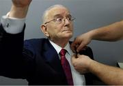21 January 2016; Jimmy Magee gets ready in the dressing room before Jimmy Magee's  'Around the World in 80 Years'. Ramor Theatre, Virginia, Co. Cavan. Picture credit: Ray McManus / SPORTSFILE
