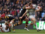 23 January 2016; Jordi Murphy, Leinster, in action against George Smith, Wasps. European Rugby Champions Cup, Pool 5, Round 6, Wasps v Leinster. Ricoh Arena, Coventry, England. Picture credit: Stephen McCarthy / SPORTSFILE