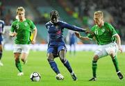 14 November 2009; Bacary Sagna, France, in action against Damien Duff, Republic of Ireland. FIFA 2010 World Cup Qualifying Play-off 1st Leg, Republic of Ireland v France, Croke Park, Dublin. Picture credit: Matt Browne / SPORTSFILE