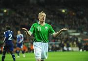 14 November 2009; Damien Duff, Republic of Ireland, urges on the supporters during the game. FIFA 2010 World Cup Qualifying Play-off 1st Leg, Republic of Ireland v France, Croke Park, Dublin. Picture credit: Stephen McCarthy / SPORTSFILE