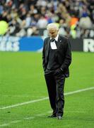 18 November 2009; A dejected Giovanni Trapattoni, Republic of Ireland manager, during the final moments of the game. FIFA 2010 World Cup Qualifying Play-off 2nd Leg, Republic of Ireland v France, Stade de France, Saint-Denis, Paris, France. Picture credit: Stephen McCarthy / SPORTSFILE