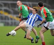 22 November 2009; Darragh Nelson, Ballyboden St Enda's, in action against Seanie O'Donoghue, Garrycastle. Garrycastle v Ballyboden St Enda's - AIB GAA Football Leinster Club Senior Championship Semi-Final, Cusack Park, Mullingar, Co. Westmeath. Picture credit: Oliver McVeigh / SPORTSFILE