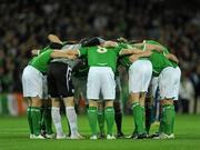 14 November 2009; The Republic of Ireland team form a huddle ahead of the game. FIFA 2010 World Cup Qualifying Play-off 1st Leg, Republic of Ireland v France, Croke Park, Dublin. Picture credit: Stephen McCarthy / SPORTSFILE