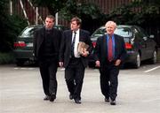 7 August 1998; Clare hurler Colin Lynch, left, with Pat Fitzgerald, Secretary of the Clare County Board, and Robert Frost, Chairman of the Clare County Board, as they make their way into the Munster Council Meeting at the Limerick Inn in Limerick. Photo by Ray McManus/Sportsfile