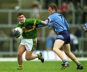 1 April 2001; Denis O'Dwyer of Kerry holds off the challenge of Peadar Andrews of Dublin during the Allianz National Football League Division 1 match between Kerry and Dublin at Fitzgerald Stadium in Killarney, Kerry. Photo by Brendan Moran/Sportsfile