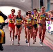 26 April 1998; Ireland's Catherina McKiernan of Ireland, second from right, crosses Tower Bridge in the chasing pack at the 20km mark during the1998 London Marathon in London, England. Photo by Brendan Moran/Sportsfile