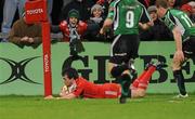 26 December 2009; Ian Dowling, Munster, scores his side's first try. Celtic League, Munster v Connacht, Thomond Park, Limerick. Picture credit: Diarmuid Greene / SPORTSFILE