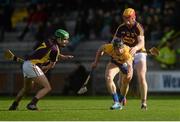 21 February 2016; John Conlan, Clare, in action against Shaun Murphy and Andrew Shore, Wexford. Allianz Hurling League, Division 1B, Round 2, Wexford v Clare. Innovate Wexford Park, Wexford. Picture credit: Piaras Ó Mídheach / SPORTSFILE