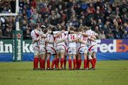 23 January 2010; The Ulster team form a huddle before the game. Heineken Cup, Pool 4, Round 6, Bath v Ulster, The Recreation Ground, Bath, England. Picture credit: John Dickson / SPORTSFILE