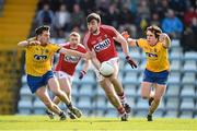 28 February 2016; Peter Kelleher, Cork, in action against Neil Collins, left, and David Murray, Roscommon. Allianz Football League, Division 1, Round 3, Cork v Roscommon. Páirc Uí Rinn, Cork. Picture credit: Diarmuid Greene / SPORTSFILE