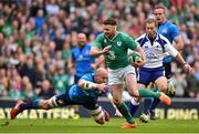 12 March 2016; Fergus McFadden, Ireland, beats the tackle by Sergio Parisse, Italy. RBS Six Nations Rugby Championship, Ireland v Italy. Aviva Stadium, Lansdowne Road, Dublin. Picture credit: Ramsey Cardy / SPORTSFILE