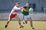 7 March 2010; Declan O'Sullivan, Kerry, in action against Gerard O'Kane, Derry. Allianz GAA Football National League, Division 1, Round 3, Kerry v Derry, Austin Stack Park, Tralee, Co. Kerry. Picture credit: Brendan Moran / SPORTSFILE