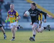 7 March 2010; Tony Taylor, Sligo, in action against Redmond Barry and Aindreas Doyle, Wexford. Allianz National Football League, Division 3, Round 3, Wexford v Sligo, Wexford Park, Wexford. Picture credit: Matt Browne / SPORTSFILE