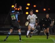 18 March 2016; Garry Ringrose, Leinster, kicks ahead of Peter Murchie, Glasgow Warriors. Guinness PRO12 Round 9 Refixture, Glasgow Warriors v Leinster. Scotstoun Stadium, Glasgow, Scotland. Picture credit: Stephen McCarthy / SPORTSFILE