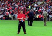 27 May 2001; Cork manager Tom Cashman ahead of the Guinness Munster Senior Hurling Championship Quarter-Final match between Cork and Limerick at Páirc Uí Chaoimh in Cork. Photo by Ray McManus/Sportsfile