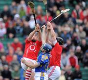 4 April 2010; John Gardiner and Shane O'Neill, Cork, in action against Eoin Kelly, Tipperary. Allianz GAA Hurling National League Division 1 Round 6, Cork v Tipperary, Pairc Ui Chaoimh, Cork. Picture credit: Matt Browne / SPORTSFILE