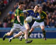 10 April 2016; Paul Murphy, Kerry, in action against Geoffrey Claffey, Roscommon. Allianz Football League, Division 1, Semi-Final, Kerry v Roscommon, Croke Park, Dublin. Picture credit: Ray McManus / SPORTSFILE