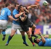 1 May 2010; Toulouse scrum-half Byron Kelleher is tackled by Shane Jennings, Leinster. Heineken Cup Semi-Final, Toulouse v Leinster, Le Stadium Municipal, Toulouse, France. Picture credit: Brendan Moran / SPORTSFILE