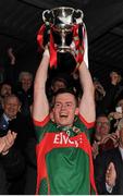 30 April 2016; Mayo captain Stephen Coen lifts the cup following his team's victory. EirGrid GAA Football Under 21 All-Ireland Championship Final, Cork v Mayo, Cusack Park, Ennis, Co. Clare. Picture credit: Seb Daly / SPORTSFILE