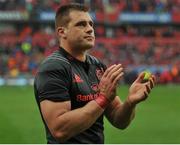 7 May 2016; CJ Stander, Munster, aplaudes the supporters after the game. Guinness PRO12, Round 22, Munster v Scarlets. Thomond Park, Limerick. Picture credit: Eóin Noonan / SPORTSFILE