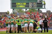6 June 2010; The Kerry team gather together after the game ended in a draw. Munster GAA Football Senior Championship Semi-Final, Kerry v Cork, Fitzgerald Stadium, Killarney, Co. Kerry. Picture credit: Diarmuid Greene / SPORTSFILE